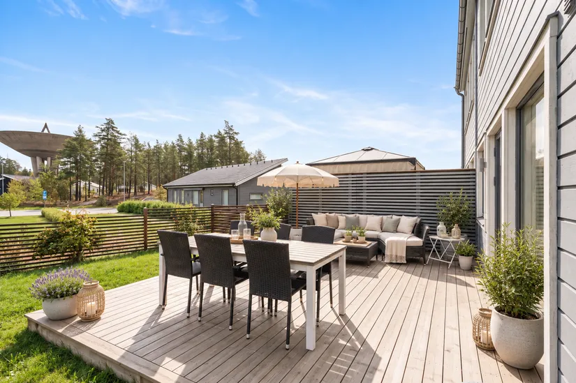 Radhus, Lillmossvägen 12B, Kungsängen/Norrboda, Upplands-Bro