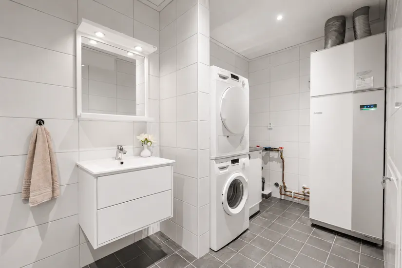 Radhus, Lillmossvägen 12B, Kungsängen/Norrboda, Upplands-Bro