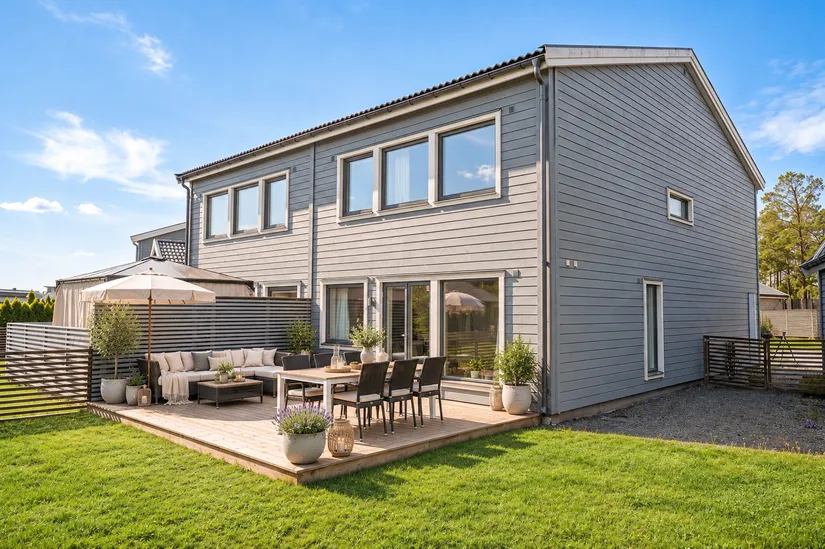 Radhus, Lillmossvägen 12B, Kungsängen/Norrboda, Upplands-Bro