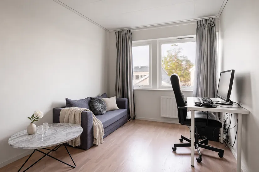 Radhus, Lillmossvägen 12B, Kungsängen/Norrboda, Upplands-Bro