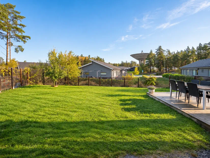 Radhus, Lillmossvägen 12B, Kungsängen/Norrboda, Upplands-Bro