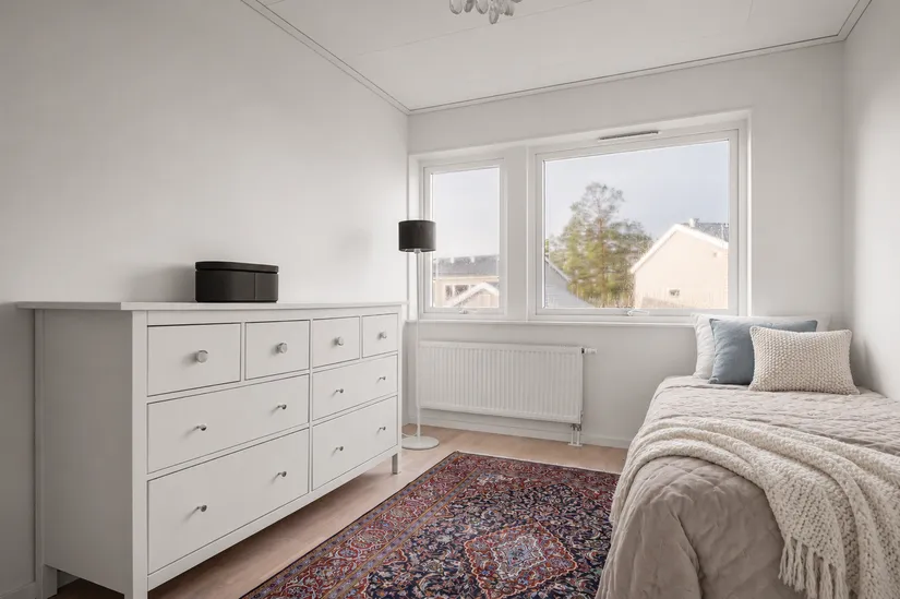 Radhus, Lillmossvägen 12B, Kungsängen/Norrboda, Upplands-Bro