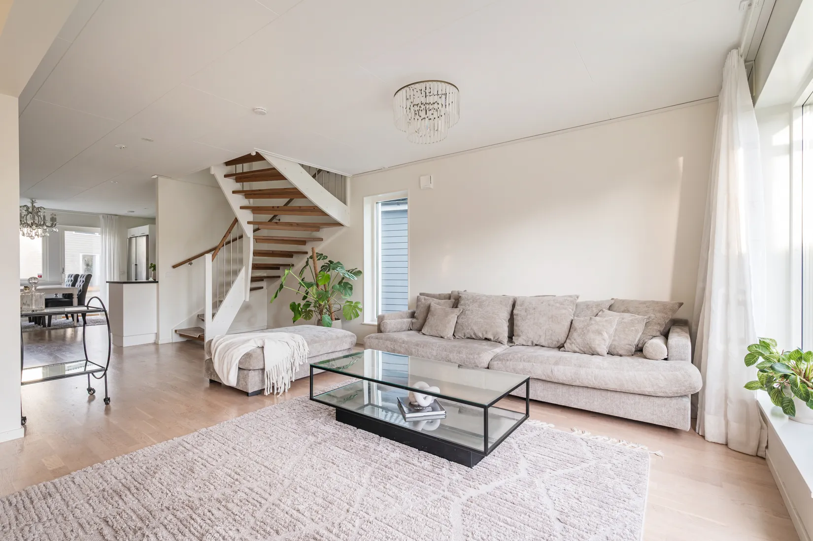 Radhus, Lillmossvägen 12B, Kungsängen/Norrboda, Upplands-Bro