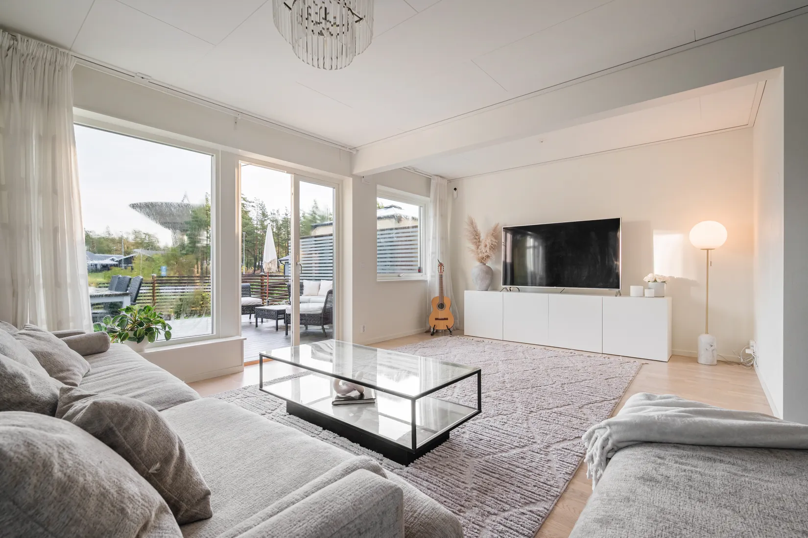 Radhus, Lillmossvägen 12B, Kungsängen/Norrboda, Upplands-Bro