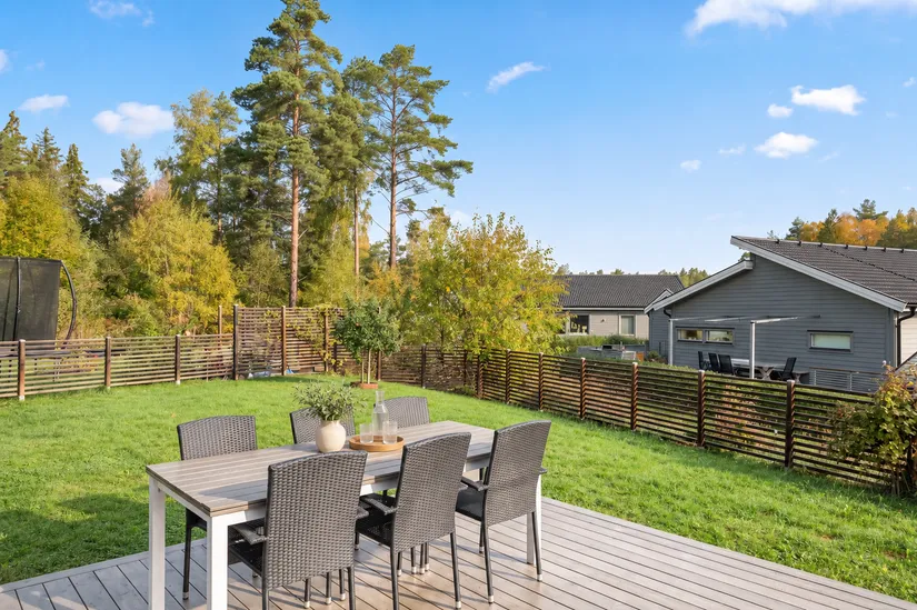 Radhus, Lillmossvägen 12B, Kungsängen/Norrboda, Upplands-Bro