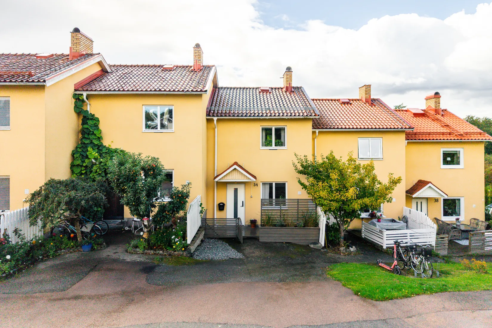 Radhus, Växthusvägen 34, Vega, Västerås