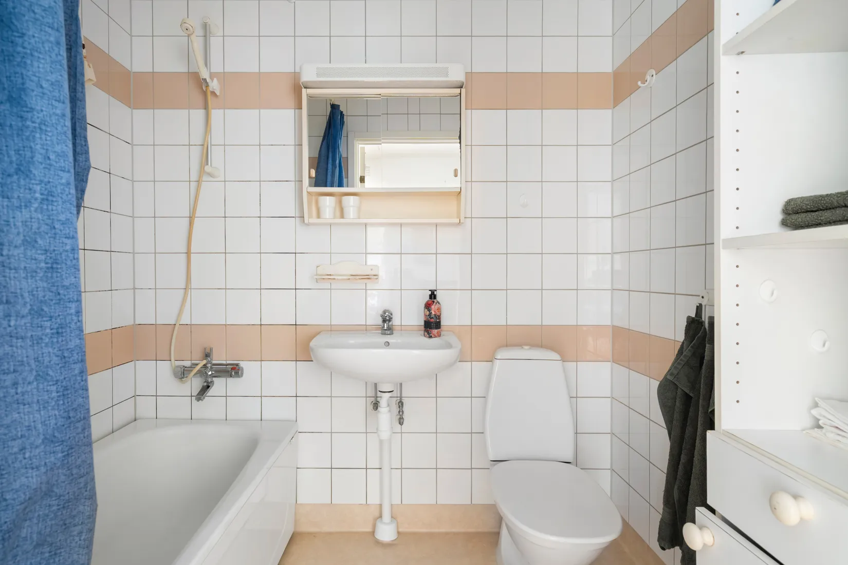 Radhus, Sidensvansvägen 75, Anneberg, Kungsbacka