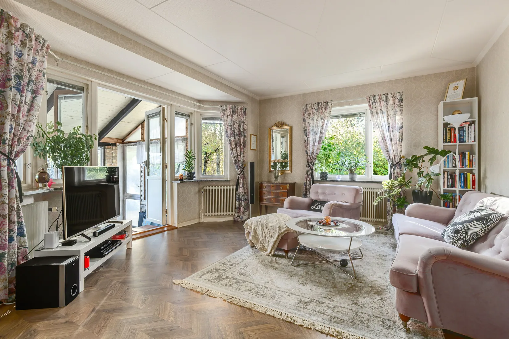 Villa, Vegagatan 5, Hälleforsnäs Centralt, Flen