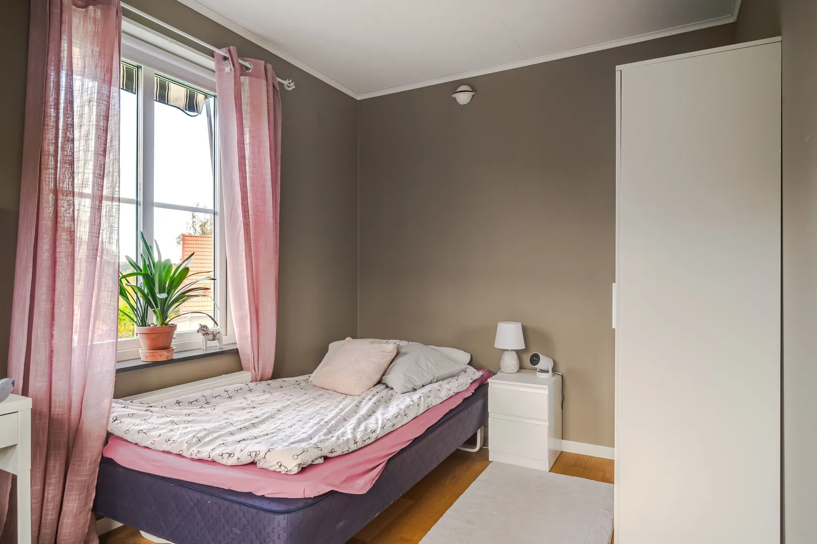 Bostadsrätt, Furulundsvägen 17 E, Centralt, Gnesta