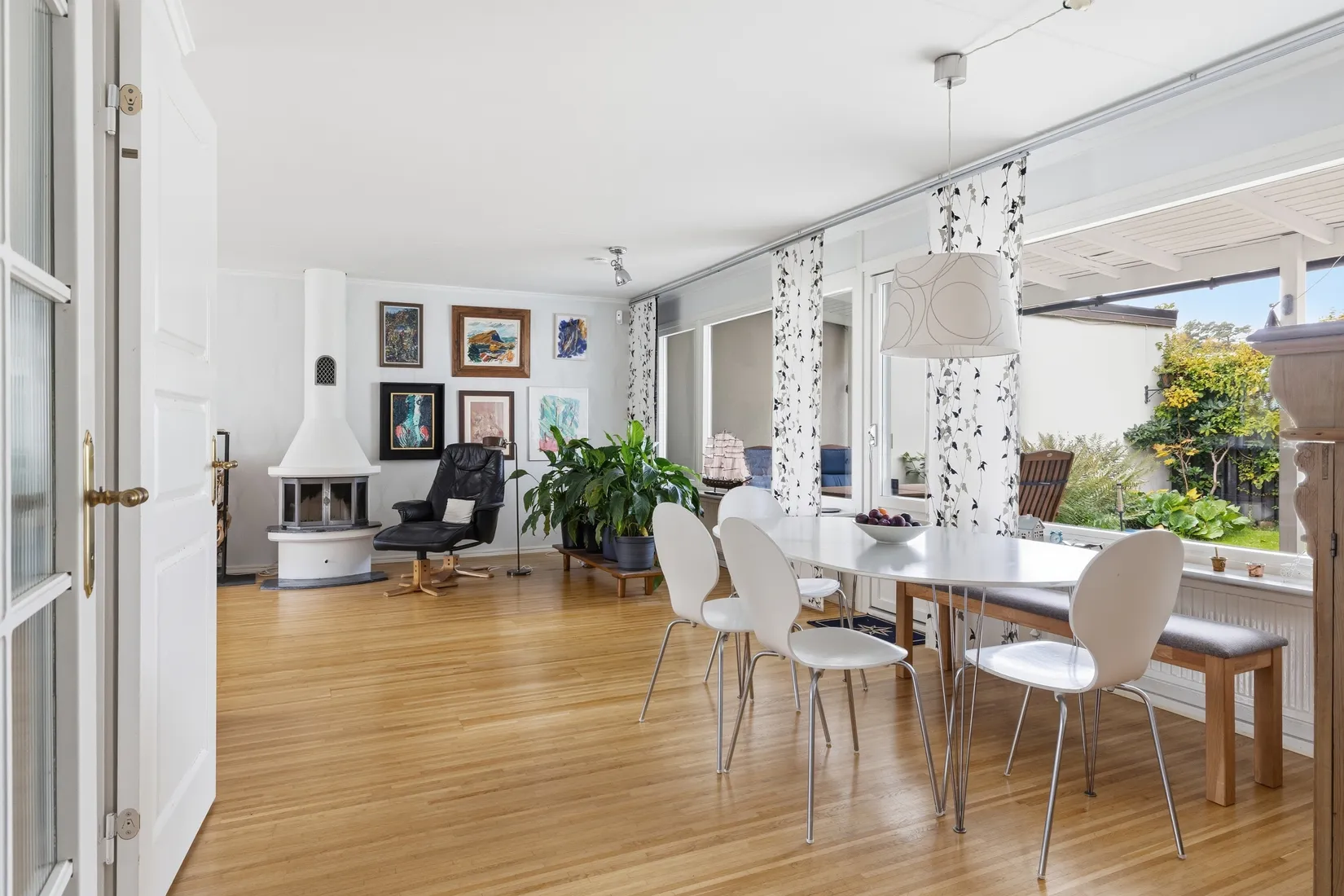 Radhus, Kedjevägen 2, Centralt, Upplands Väsby