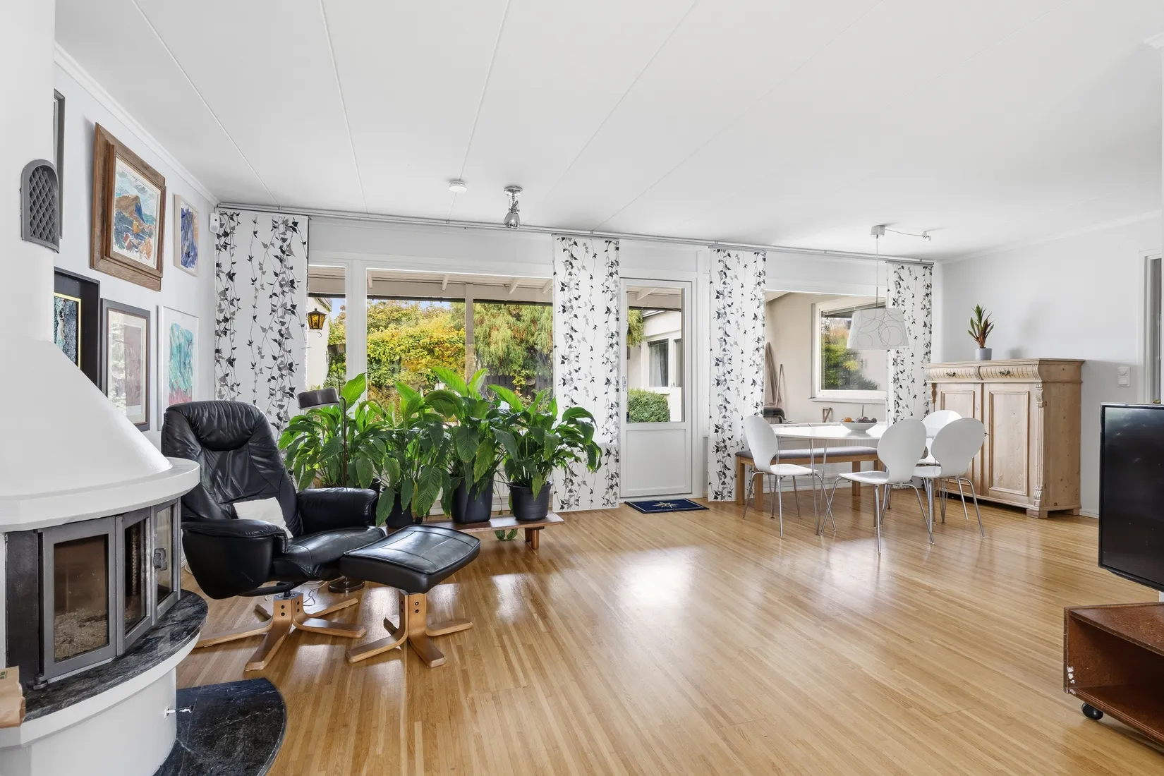 Radhus, Kedjevägen 2, Centralt, Upplands Väsby