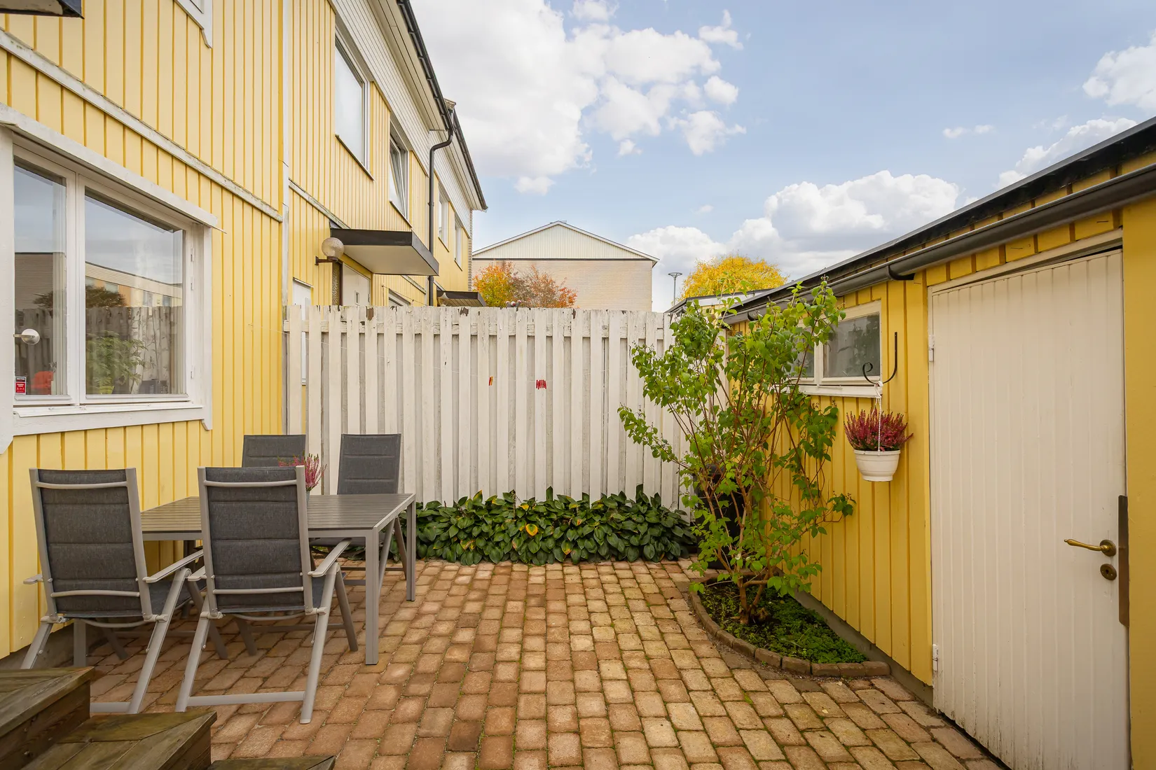 Radhus, Trädgårdsvägen 73, Töjnan, Sollentuna