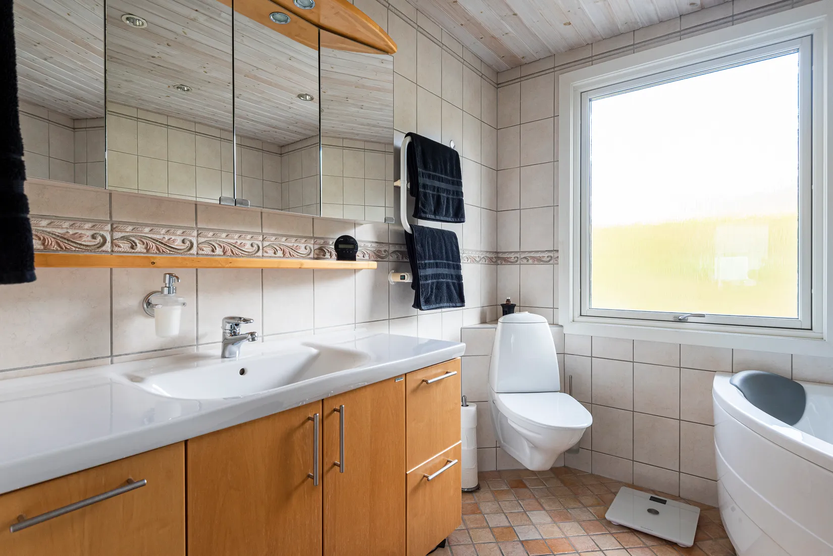 Villa, Orkangatan 6, Talltorp, Västerås