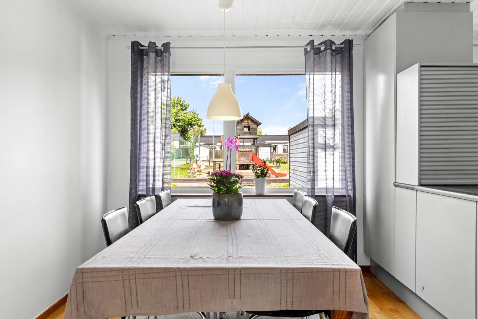 Radhus, Lärkstigen 3, Salem