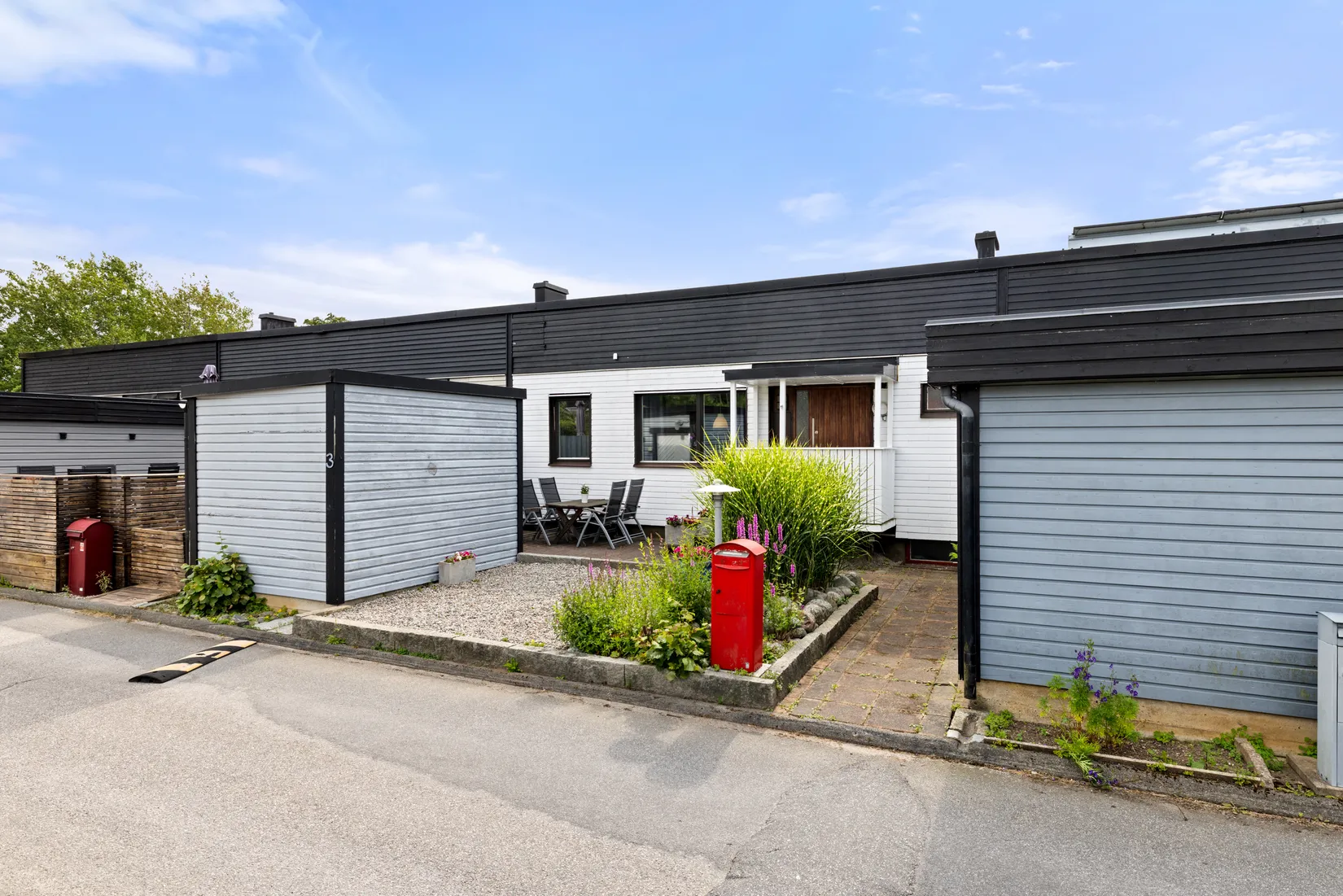Radhus, Lärkstigen 3, Salem