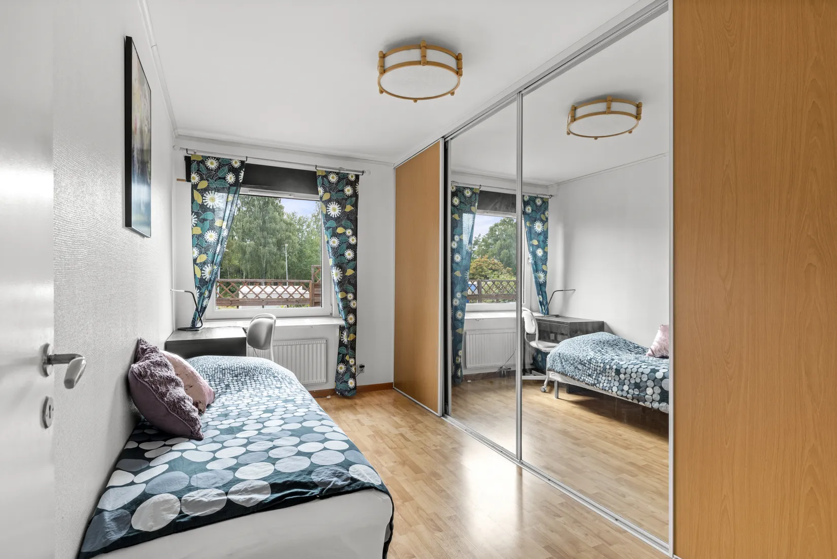 Radhus, Lärkstigen 3, Salem