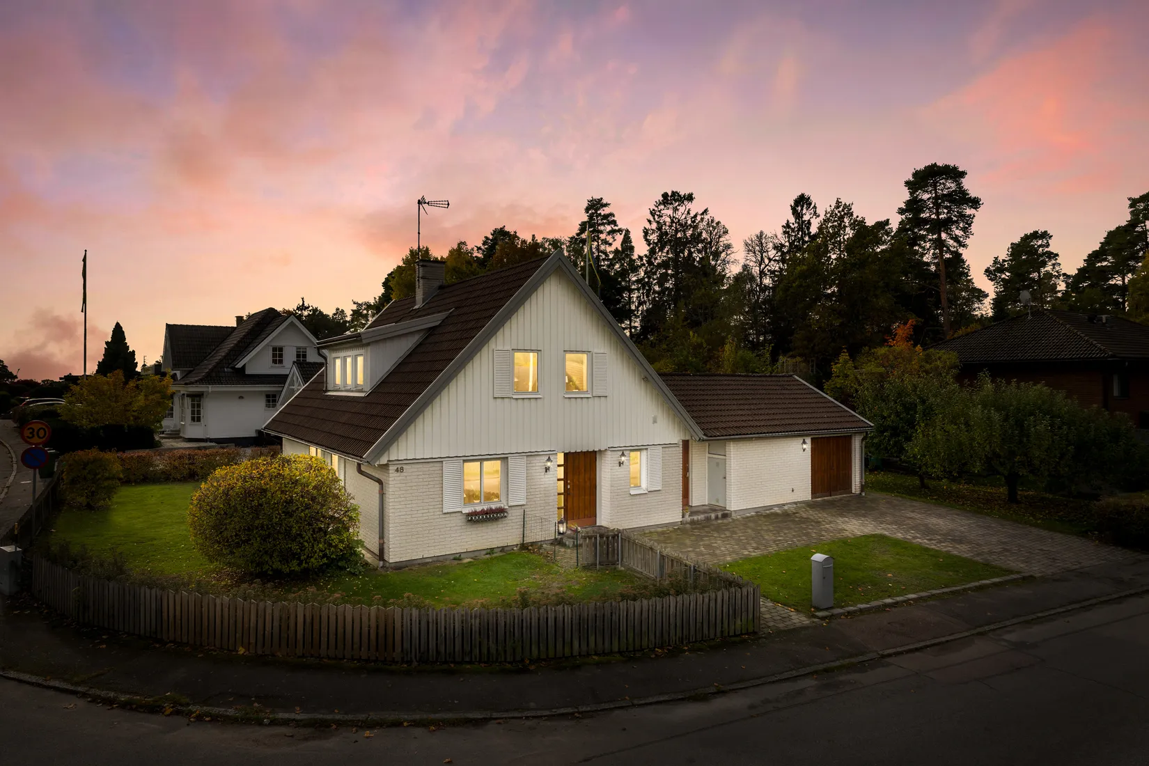 Villa, Ormbergssvängen 48, Ormberget, Västerås