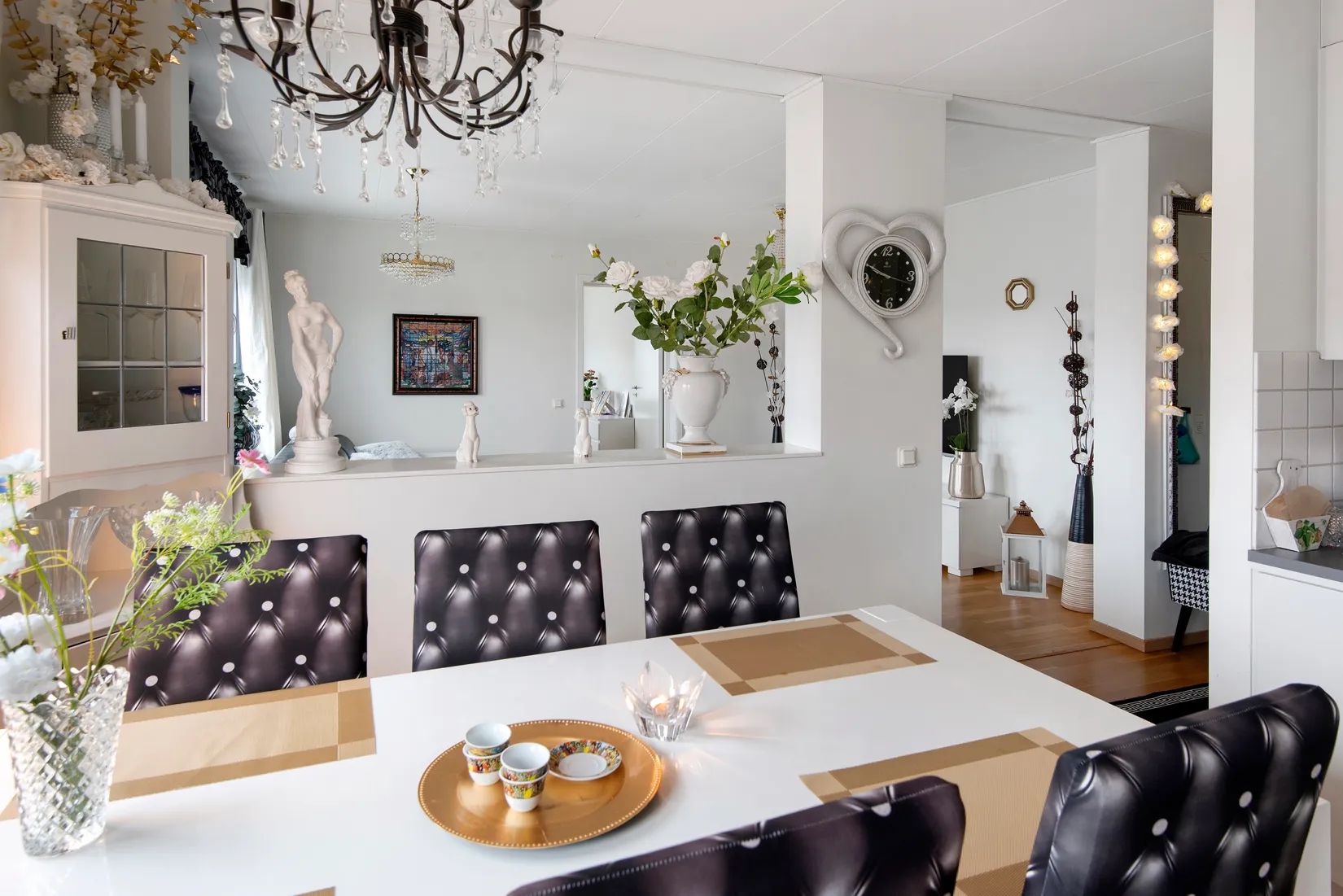 Bostadsrätt, Klockhammarsgränd 2, vån 4 av 4, Hagsätra, Stockholm