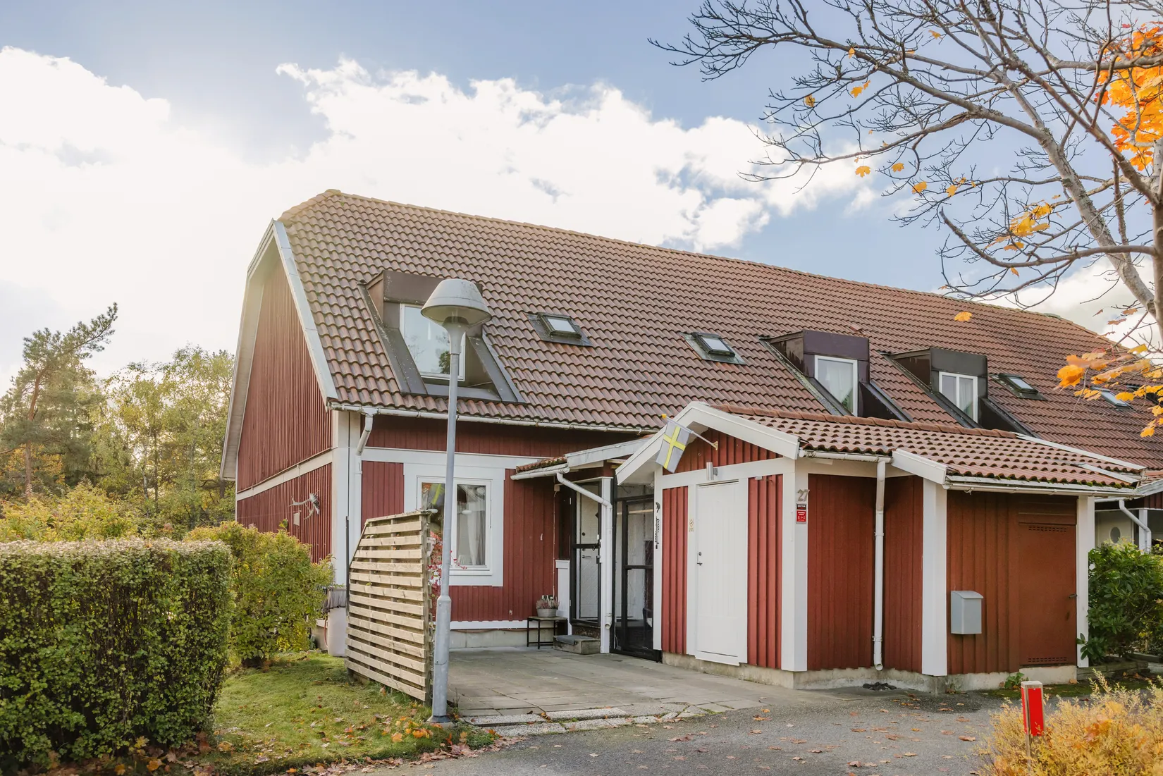 Radhus, Gullrands väg 27, Hallunda, Botkyrka