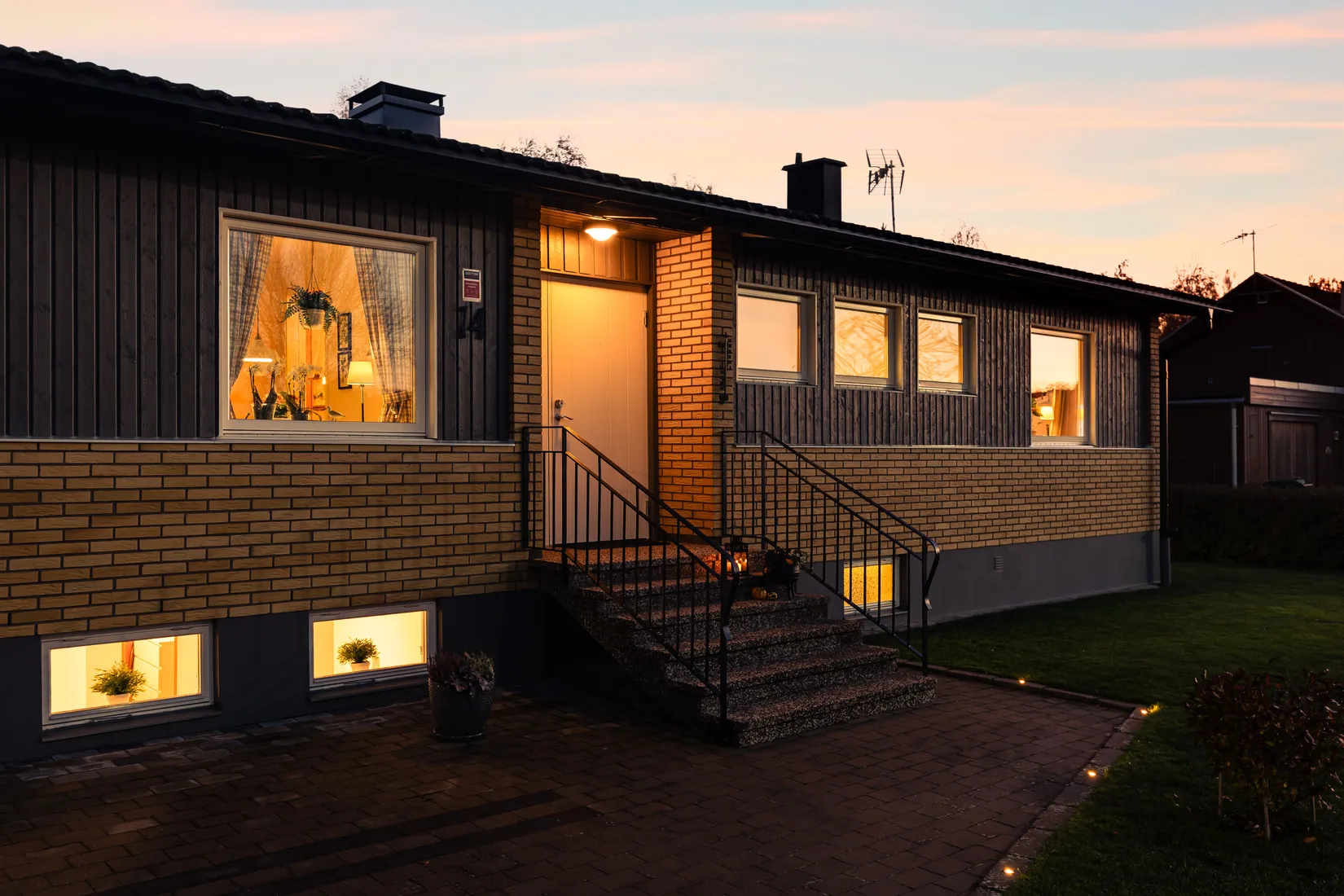 Villa, Almvägen 14, Töreboda