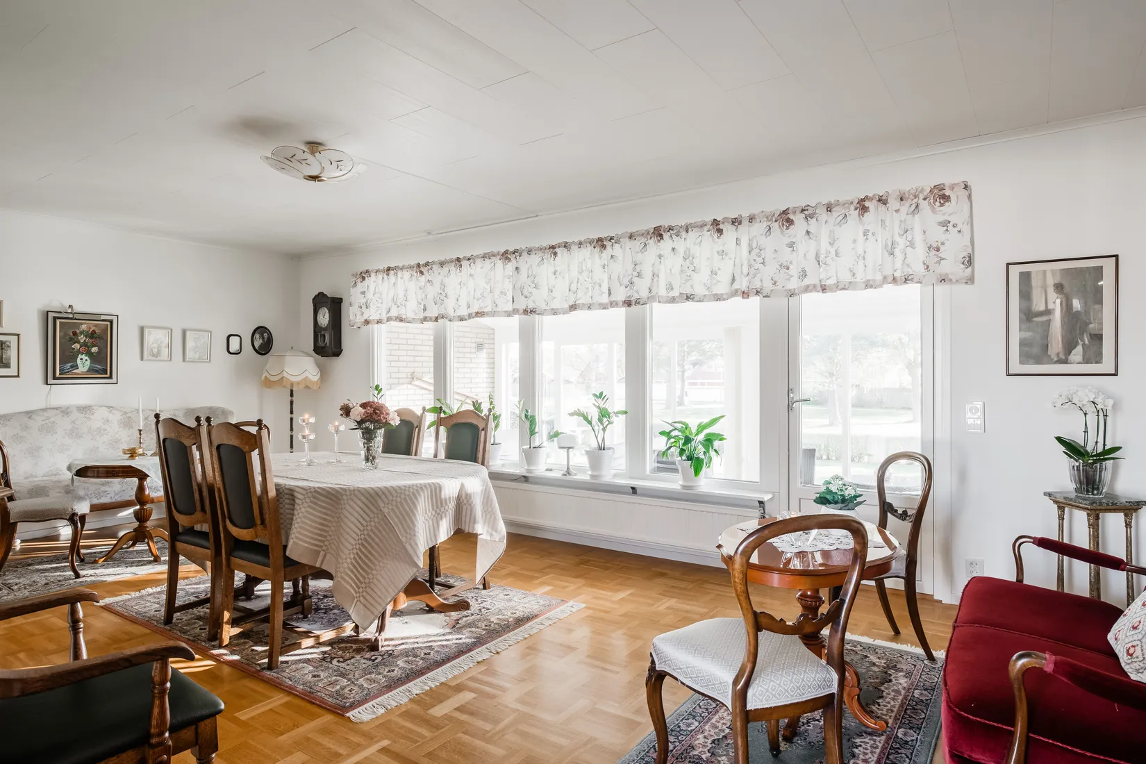 Villa, Almvägen 14, Töreboda