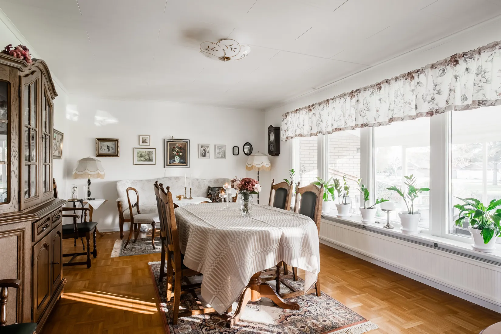 Villa, Almvägen 14, Töreboda