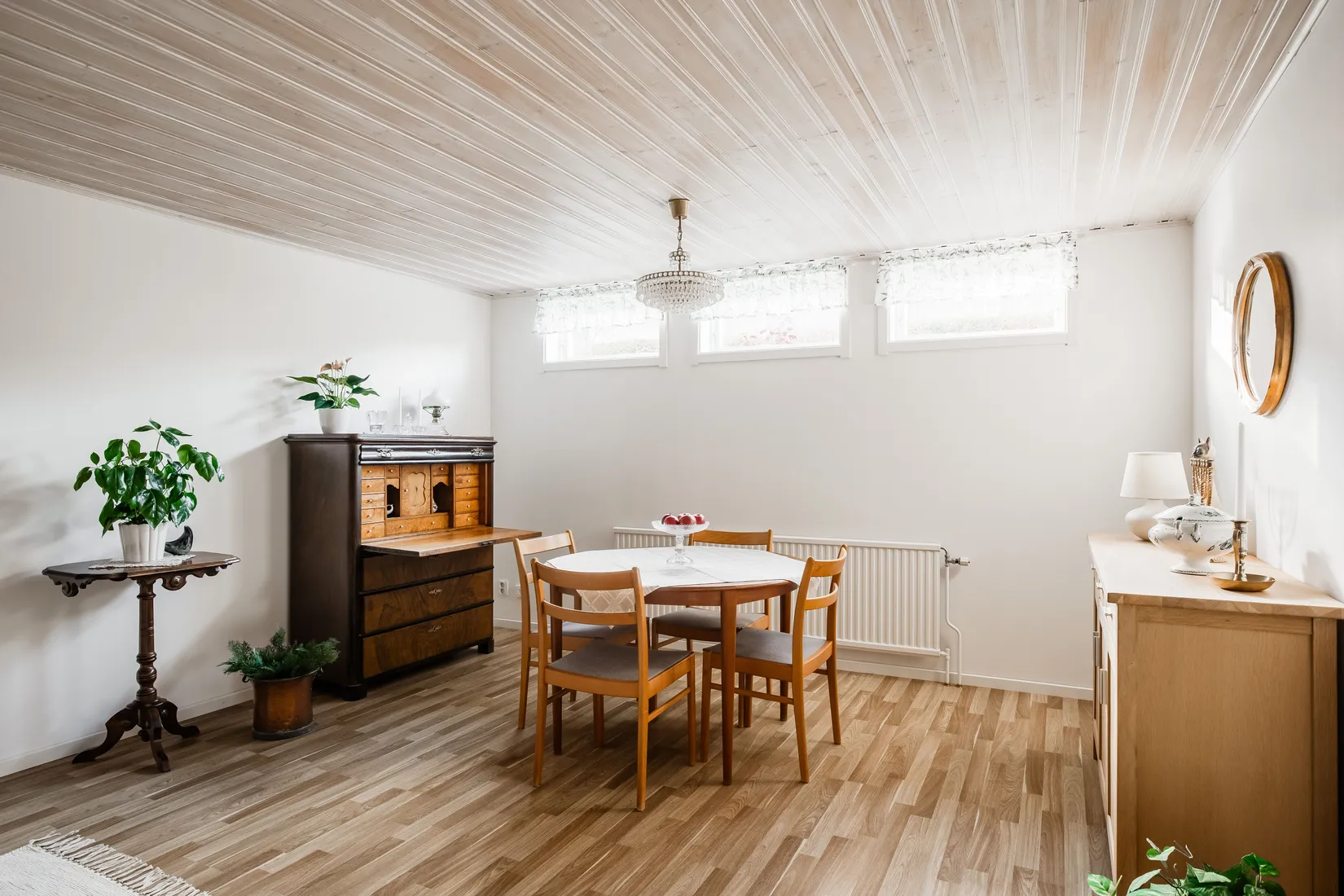 Villa, Almvägen 14, Töreboda