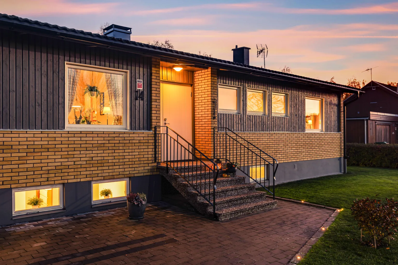 Villa, Almvägen 14, Töreboda