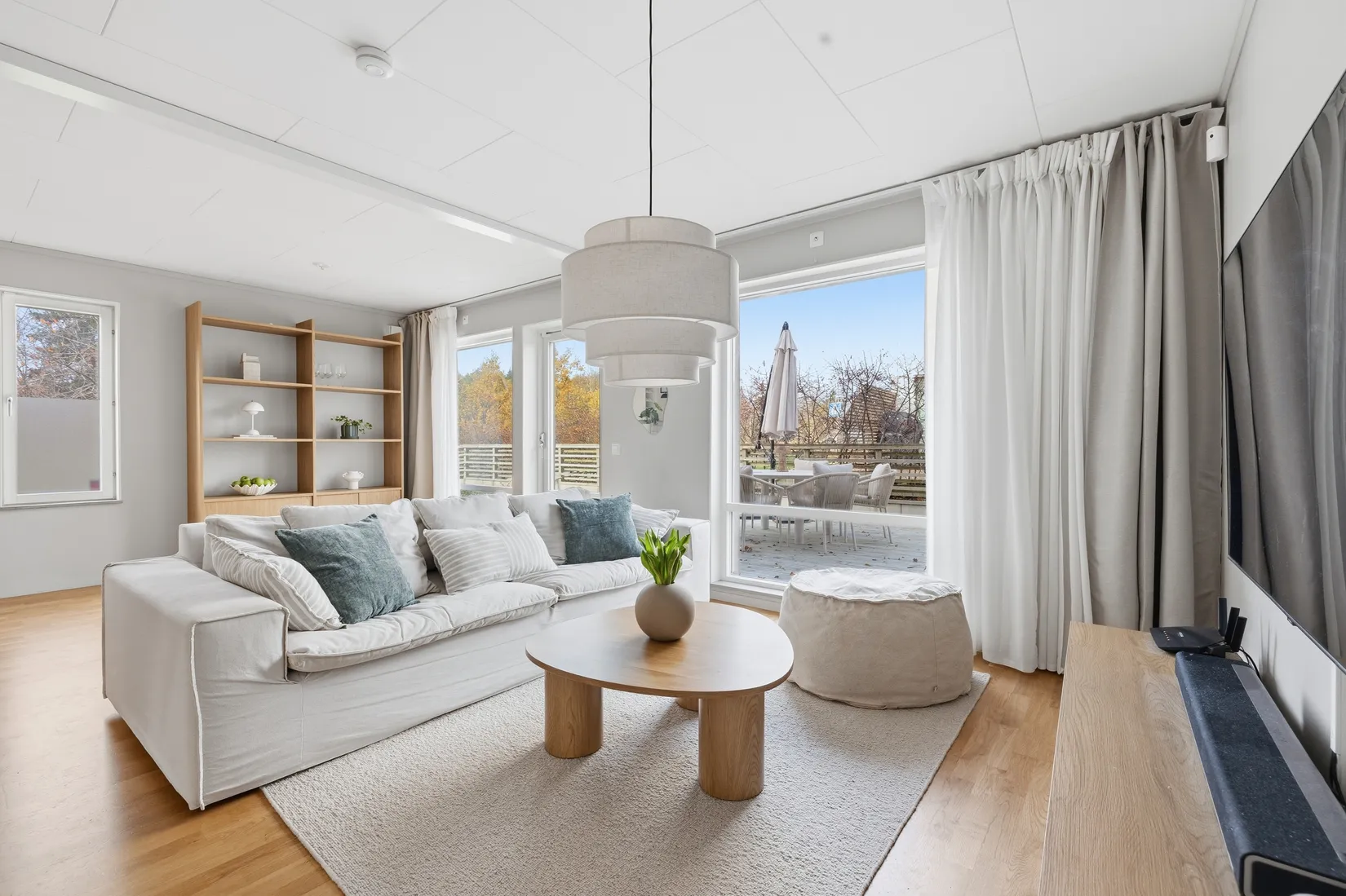 Villa, Runhällsgatan 1, Fresta, Upplands Väsby