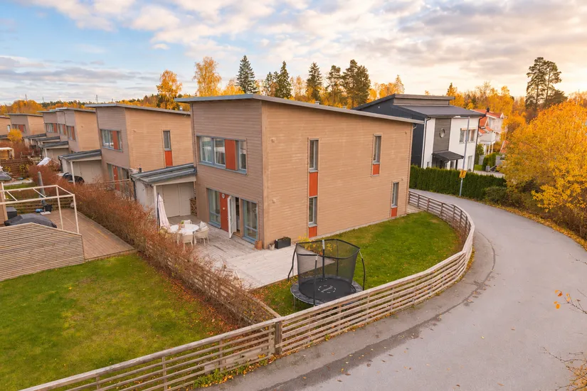 Villa, Runhällsgatan 1, Fresta, Upplands Väsby