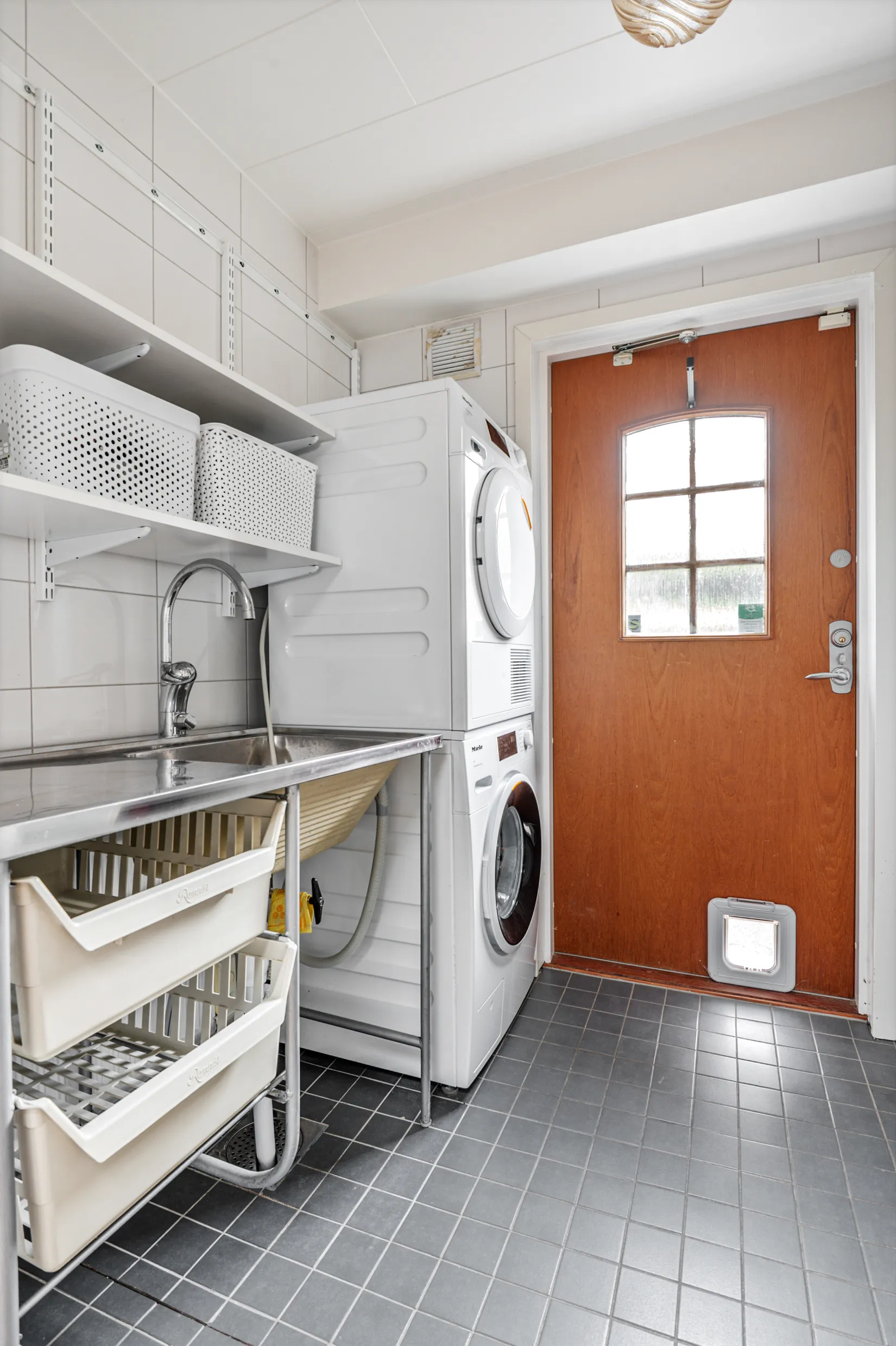 Radhus, Lilla Hundens gata 444, Brandbergen, Haninge