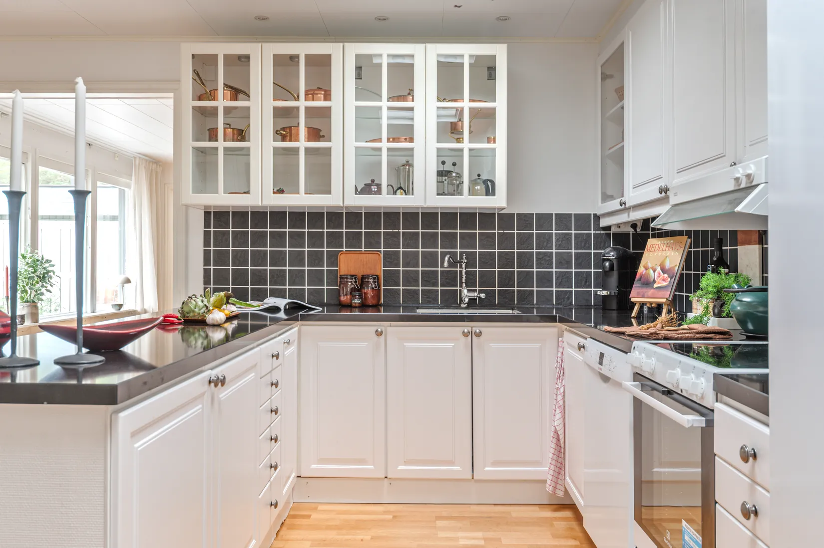 Radhus, Lilla Hundens gata 444, Brandbergen, Haninge