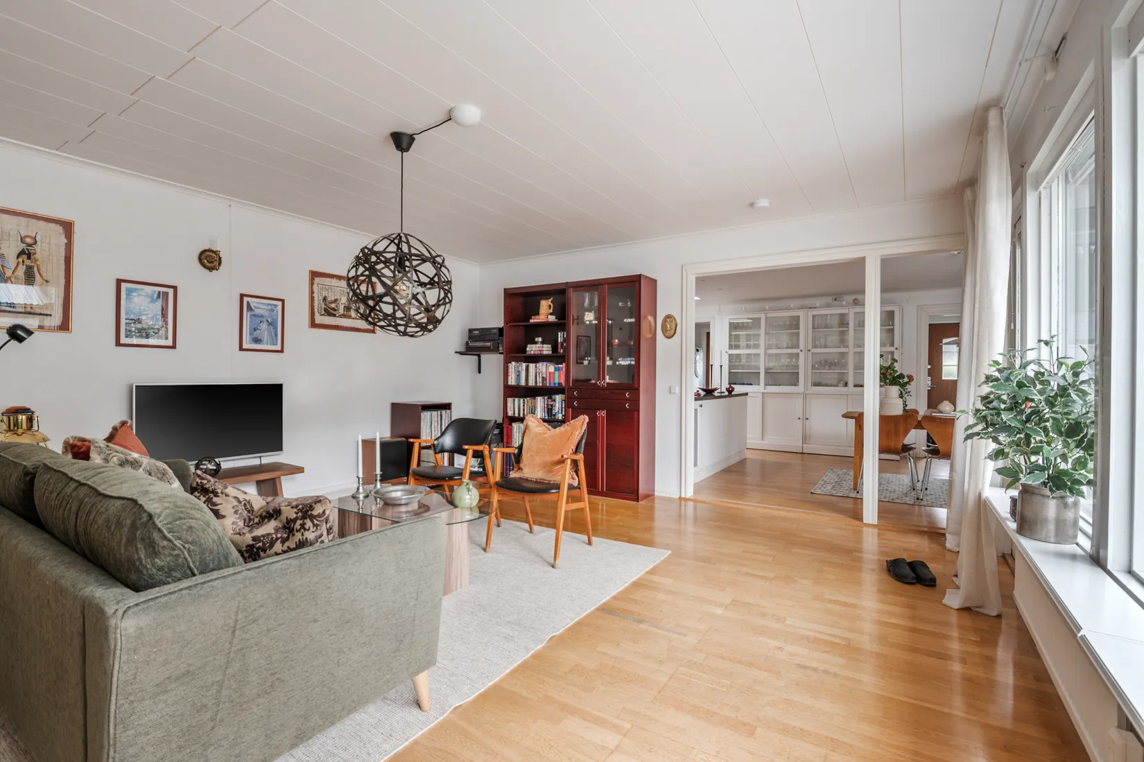 Radhus, Lilla Hundens gata 444, Brandbergen, Haninge