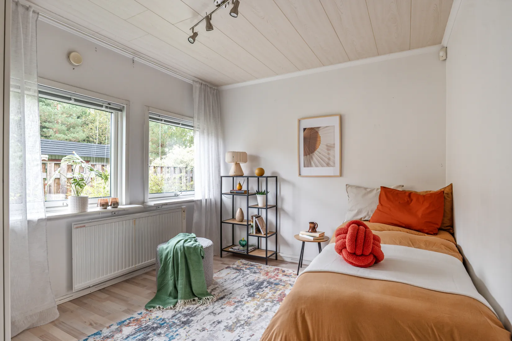 Radhus, Lilla Hundens gata 444, Brandbergen, Haninge