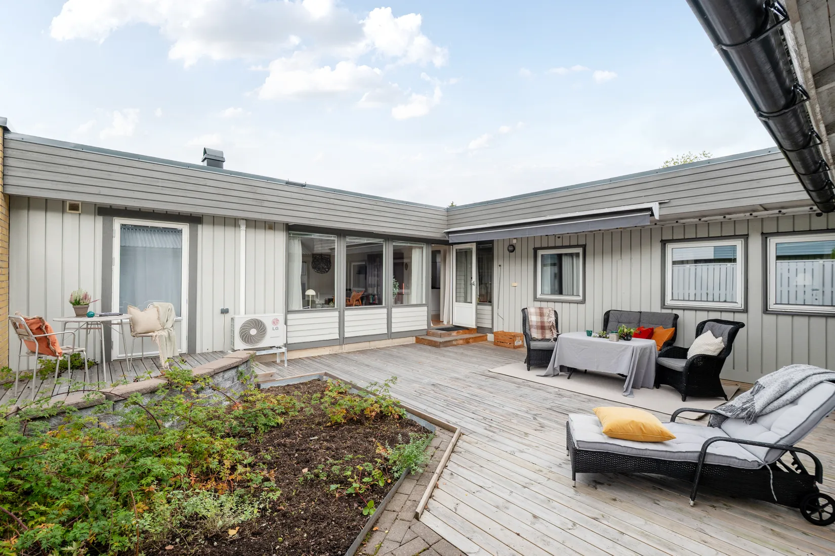 Radhus, Lilla Hundens gata 444, Brandbergen, Haninge