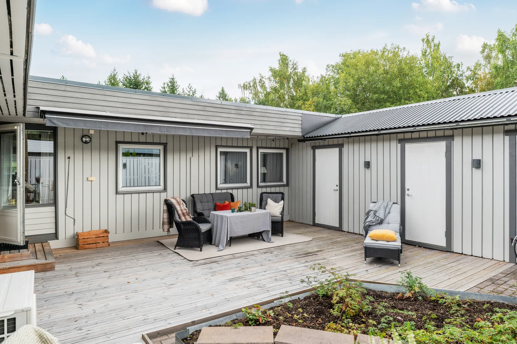 Radhus, Lilla Hundens gata 444, Brandbergen, Haninge