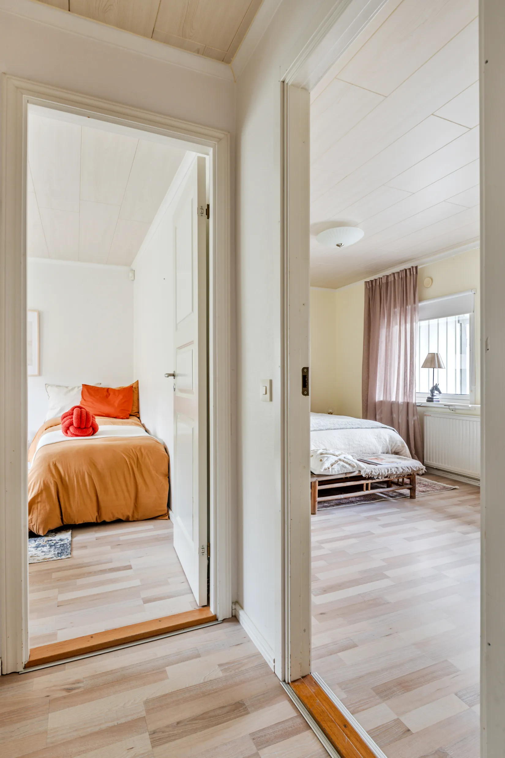 Radhus, Lilla Hundens gata 444, Brandbergen, Haninge