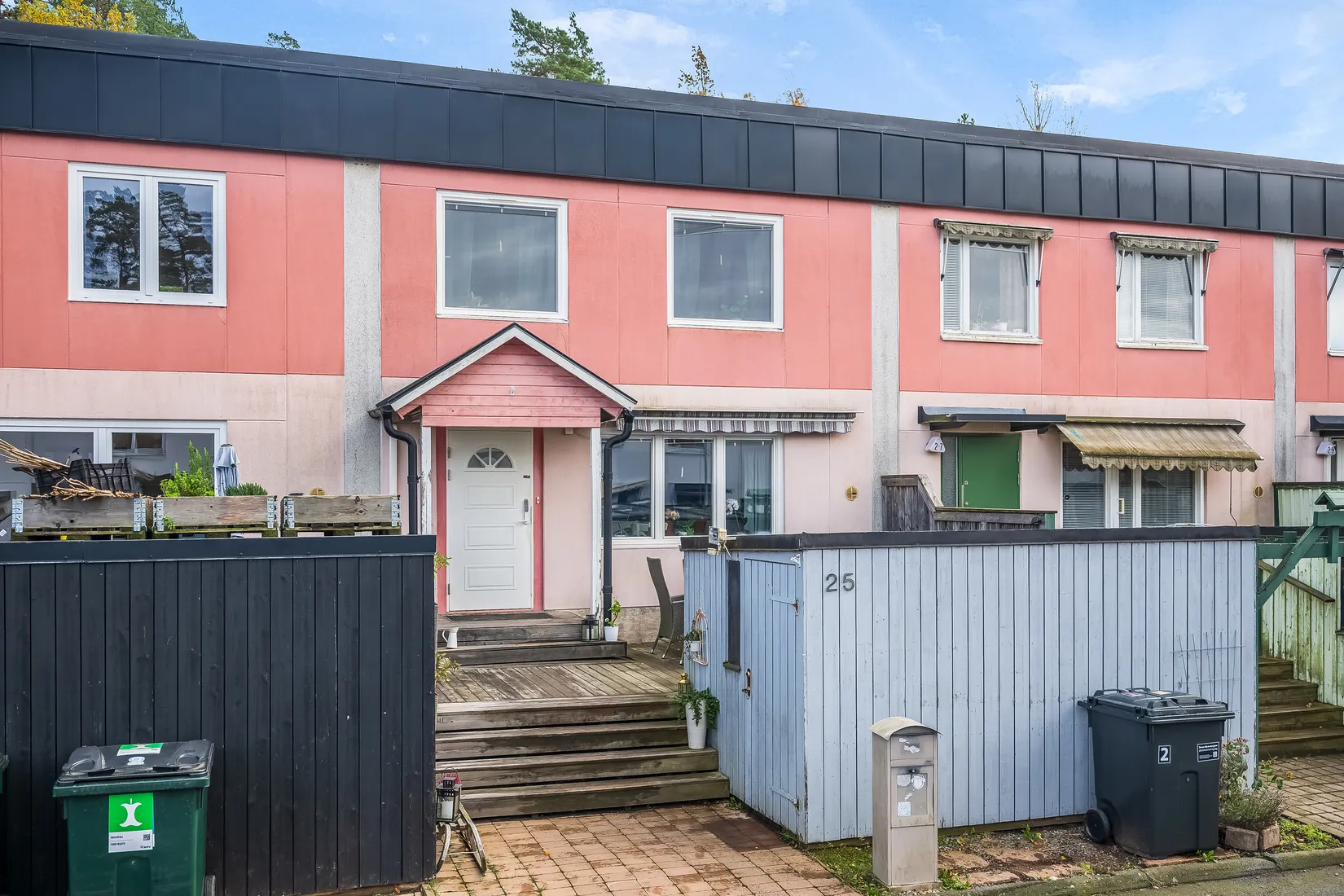 Radhus, Ugglestigen 25, Södra Nynäshamn, Nynäshamn