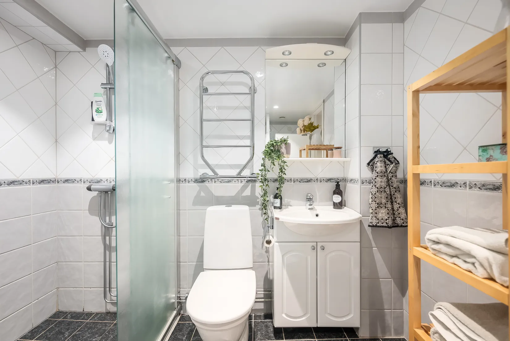 Radhus, Ugglestigen 25, Södra Nynäshamn, Nynäshamn