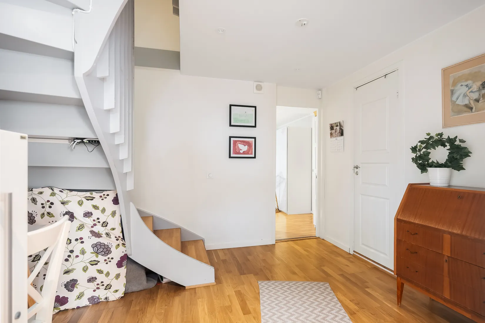 Radhus, Ugglestigen 25, Södra Nynäshamn, Nynäshamn