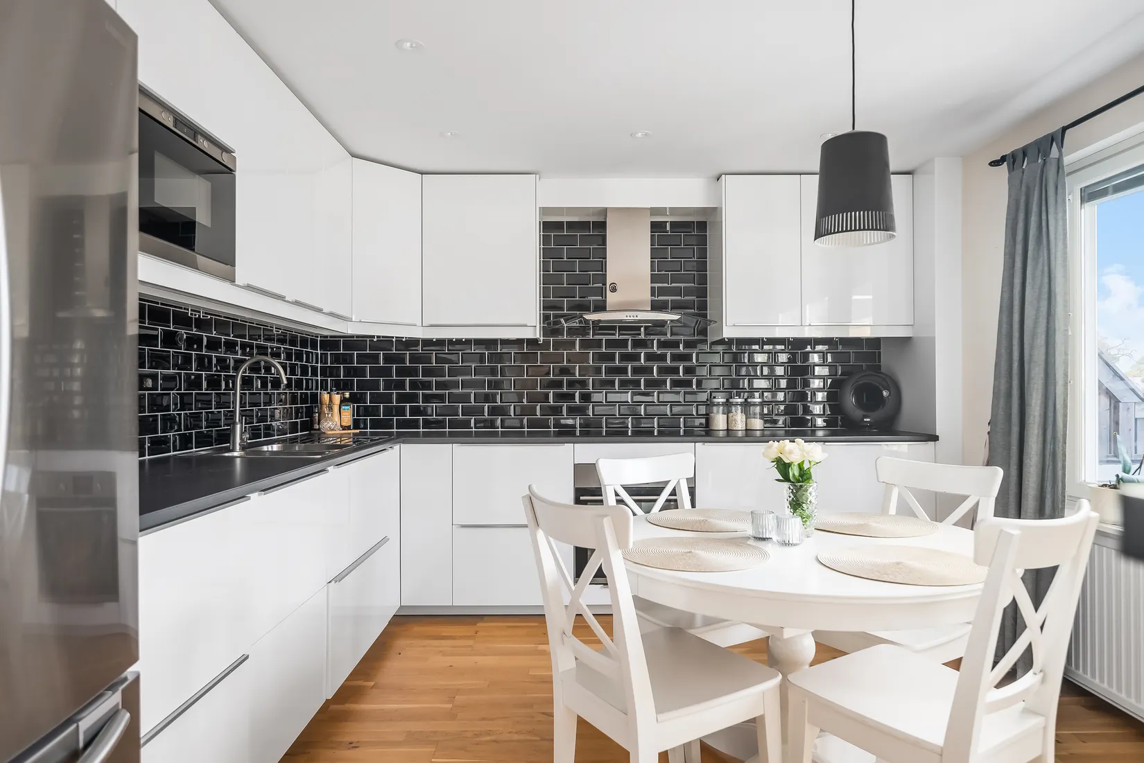 Radhus, Ugglestigen 25, Södra Nynäshamn, Nynäshamn