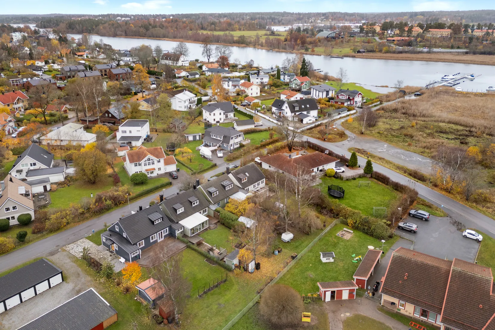 Radhus, Badvägen 18, Tuna, Österåker