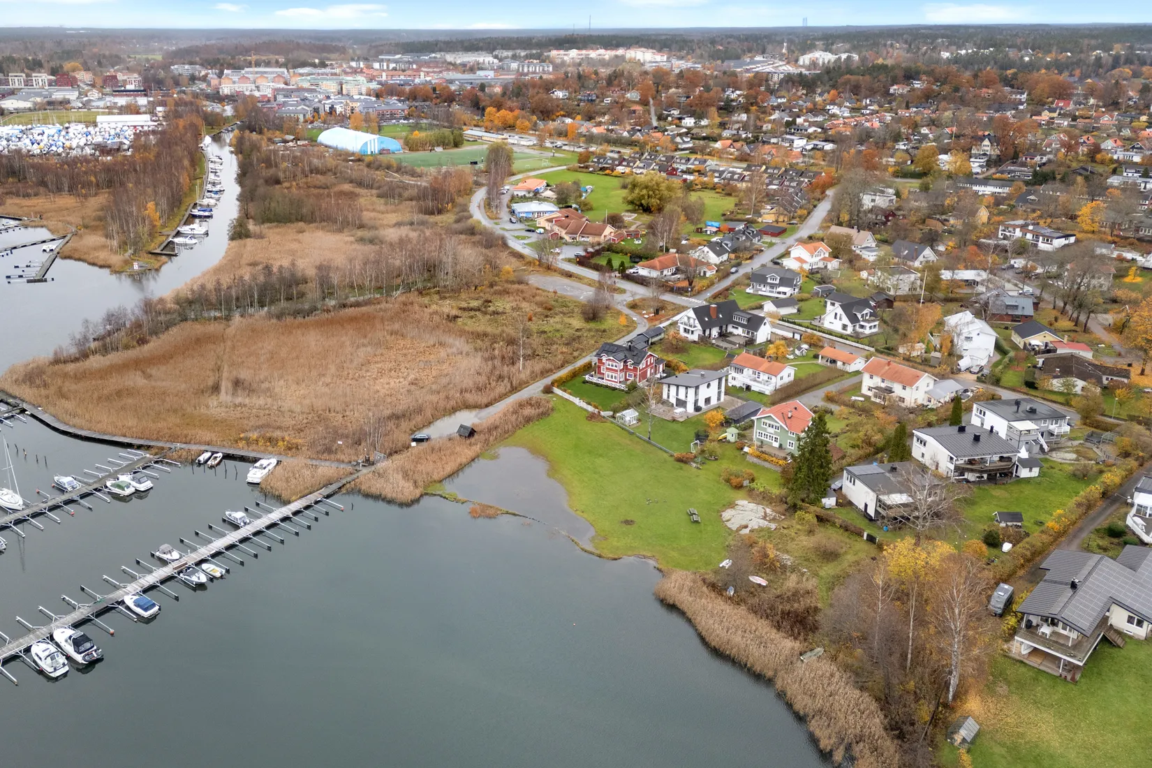 Radhus, Badvägen 18, Tuna, Österåker