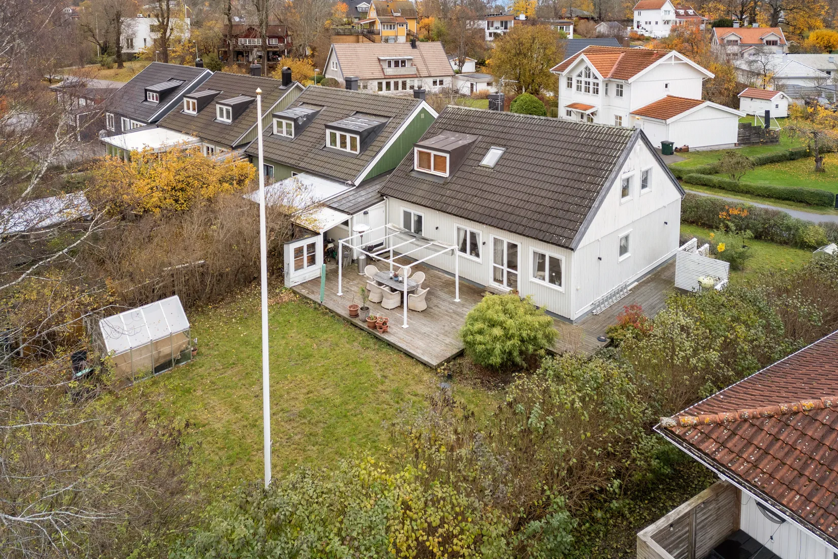 Radhus, Badvägen 18, Tuna, Österåker