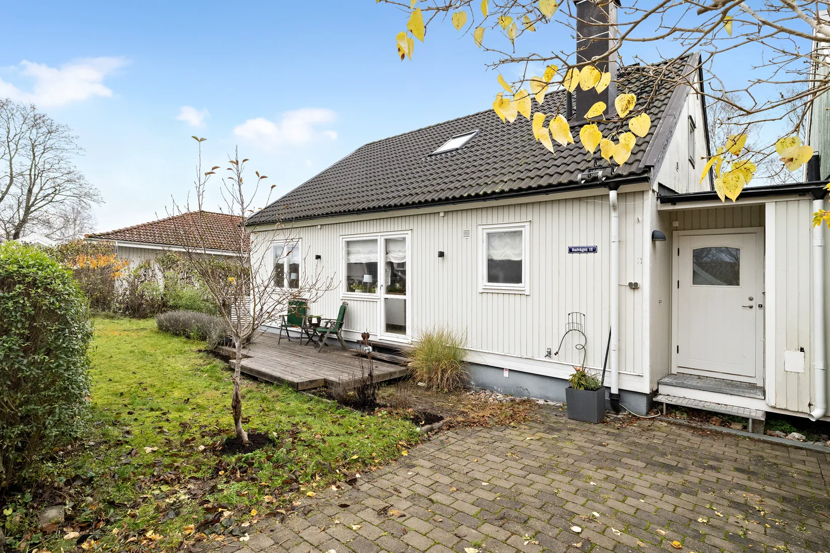 Radhus, Badvägen 18, Tuna, Österåker