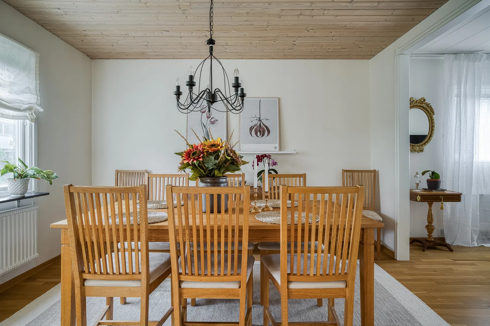 Radhus, Badvägen 18, Tuna, Österåker