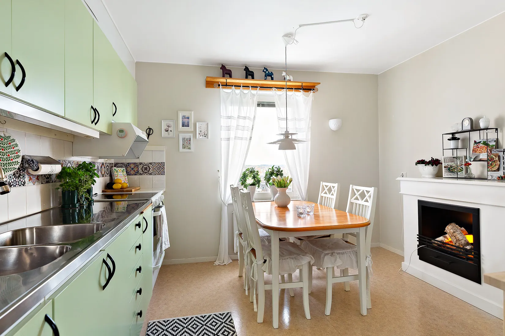 Bostadsrätt, Blomstervägen 1, 6 tr, Bro centrum, Upplands-Bro