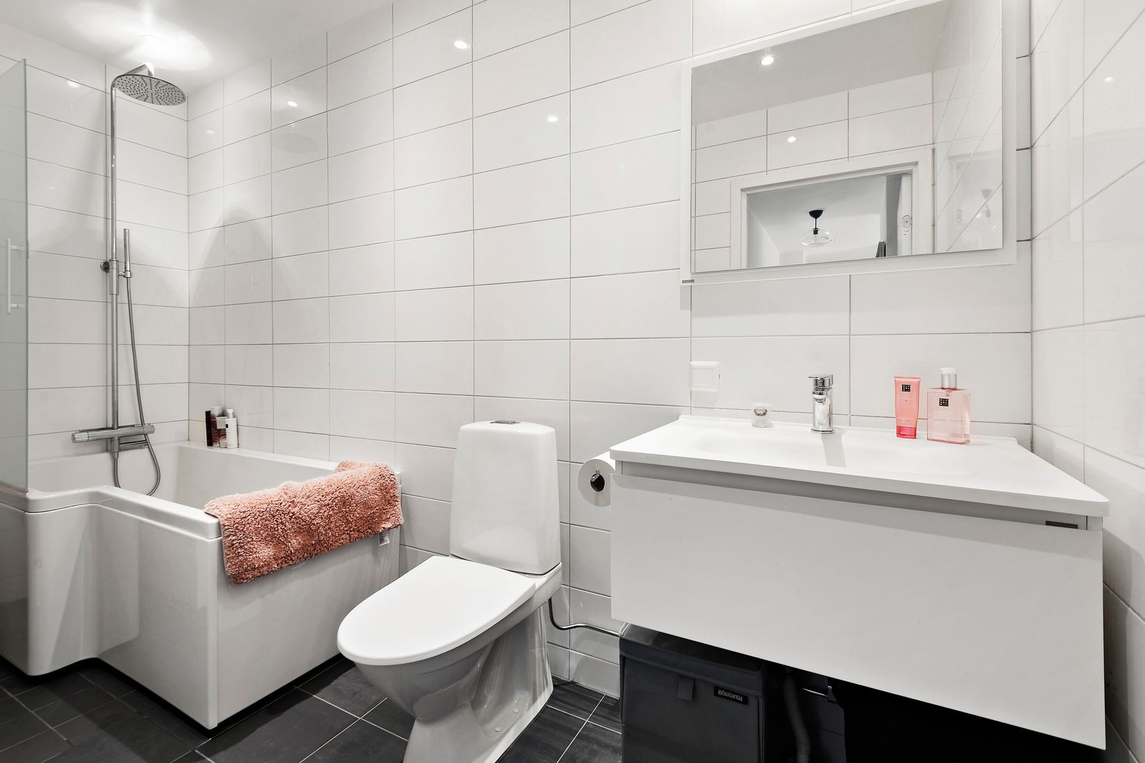 Radhus, Knäpparvägen 7C, Långsjö, Stockholm