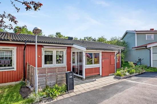 Villa, Radhus, Malörtsgatan 15, Gårdsten, Göteborg