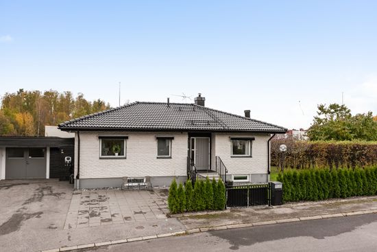 Villa, Gyllenhorns väg 8, Katrineholm Söder, Katrineholm